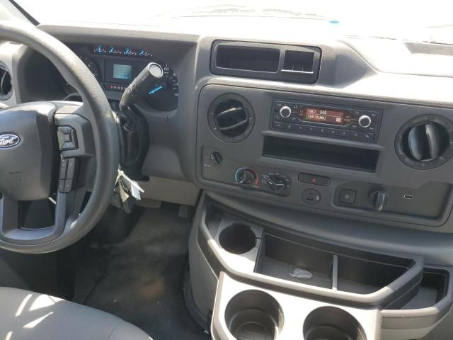 2023 Ford Econoline E450 Super Duty Cutaway Van