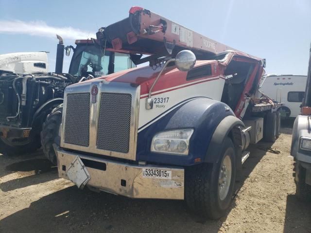 2017 Kenworth T880 Crane Truck