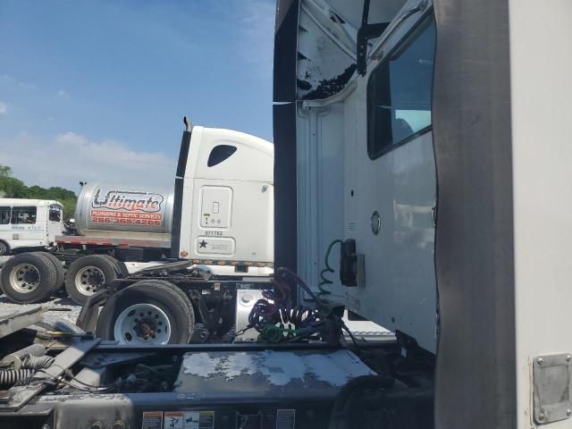2014 Kenworth T680 Semi Truck