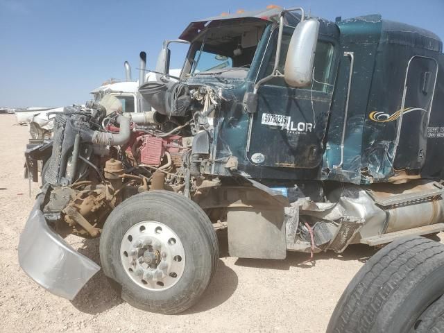 2010 Peterbilt 384 Semi Truck