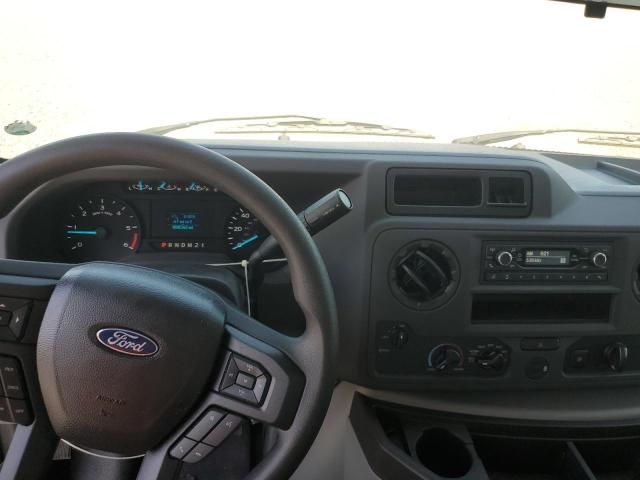 2023 Ford Econoline E450 Super Duty Cutaway Van