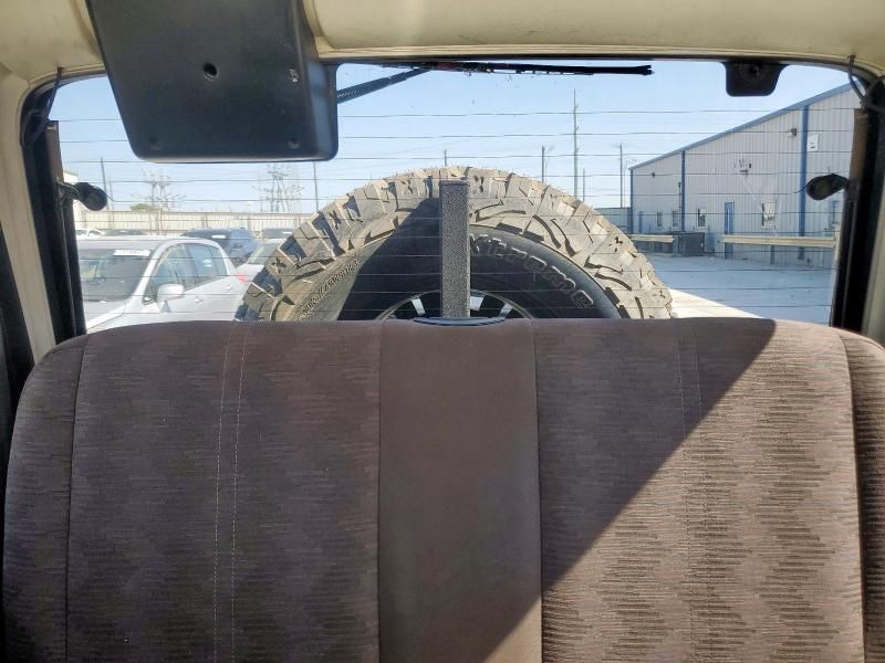 2004 Jeep Wrangler / TJ Rubicon
