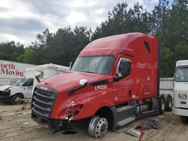 2020 Freightliner Cascadia 126