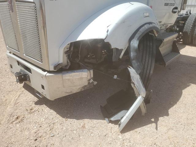 2020 Kenworth T880 Semi Truck
