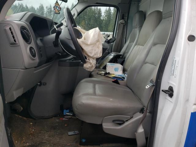2018 Ford Econoline E350 Super Duty Cutaway Van