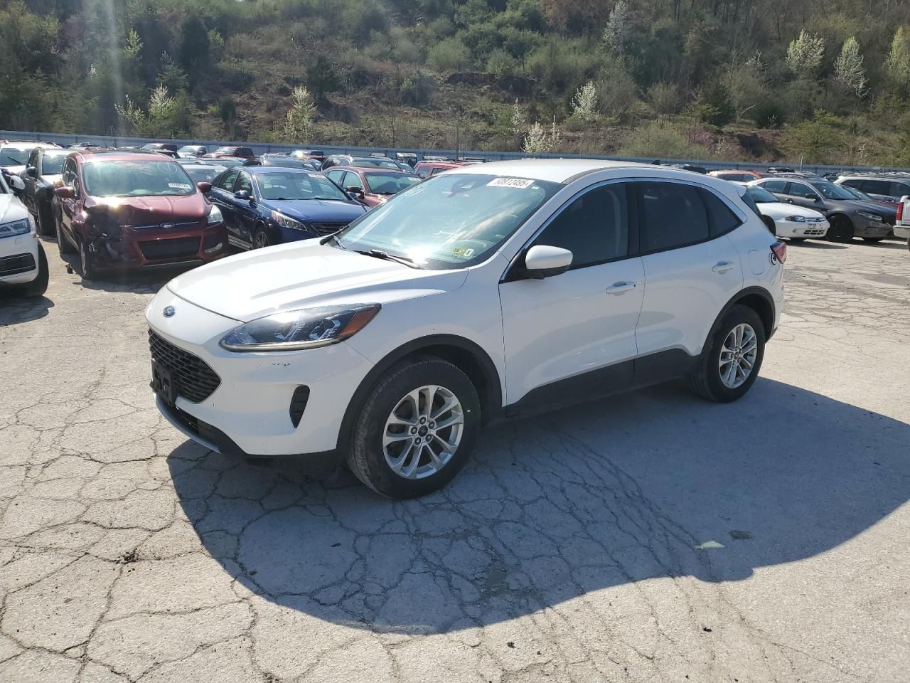 2020 Ford Escape se