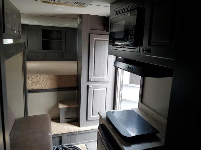 2018 Unknown 2018 Shadow Trailers 69236S-3SL-GN-E-LQ Horse Trai
