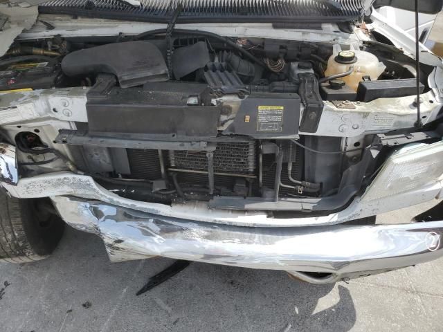 2000 Ford Econoline E350 Super Duty Wagon