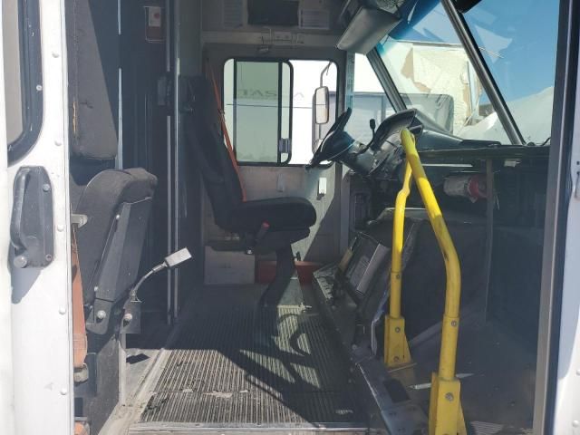 2006 Ford Econoline E450 Super Duty Commercial STR