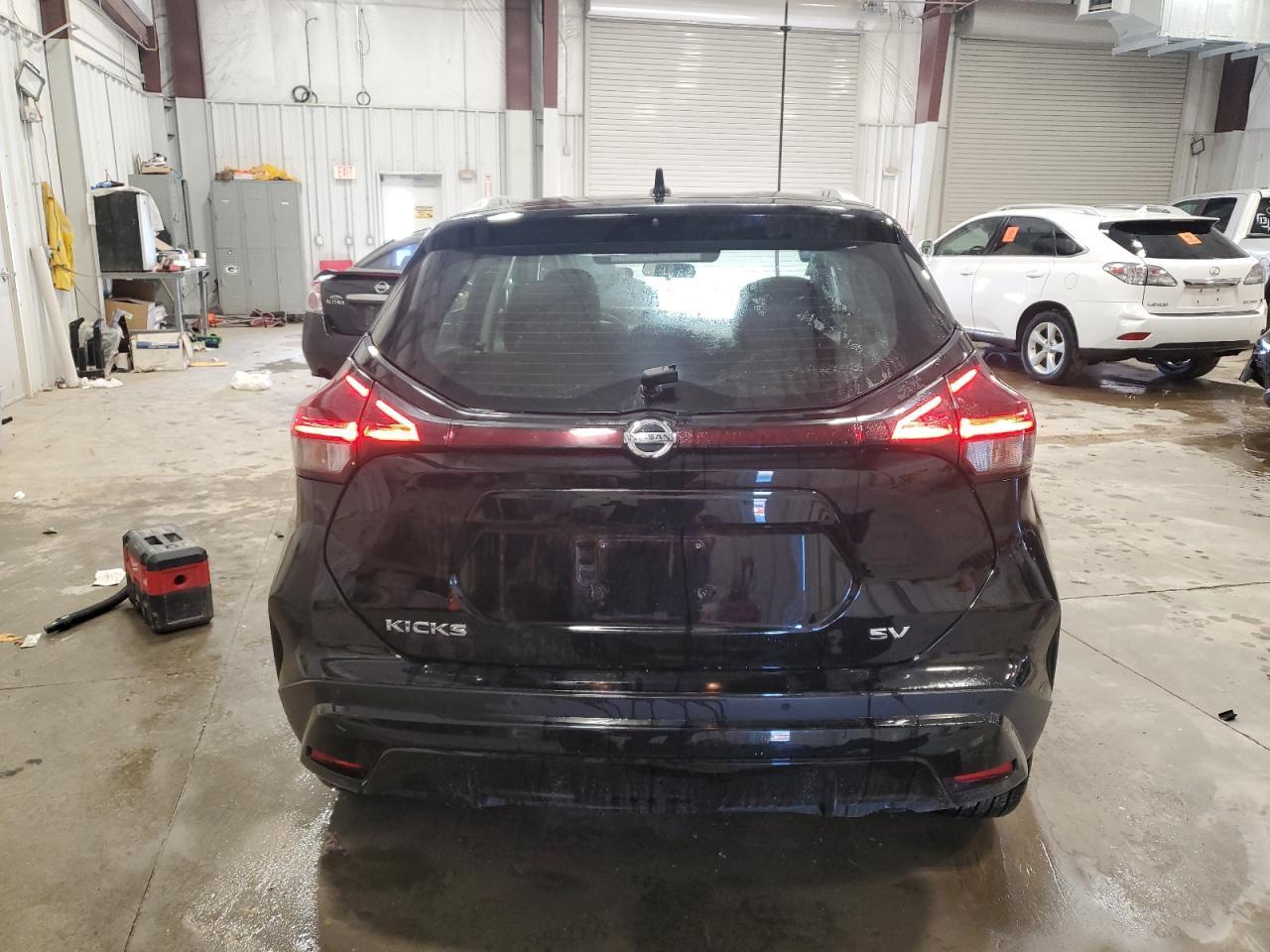 2021 Nissan Kicks sv