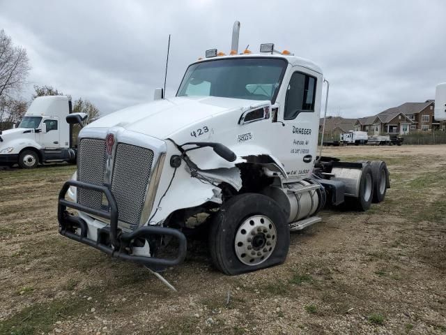 2018 Kenworth T680 Semi Truck