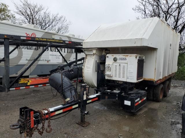 2004 Leaf Vacuume Trailer