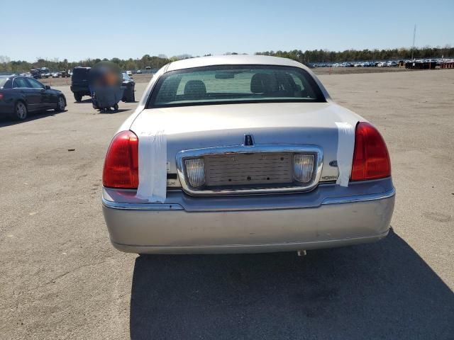 2010 Lincoln Town Car Signature Limited