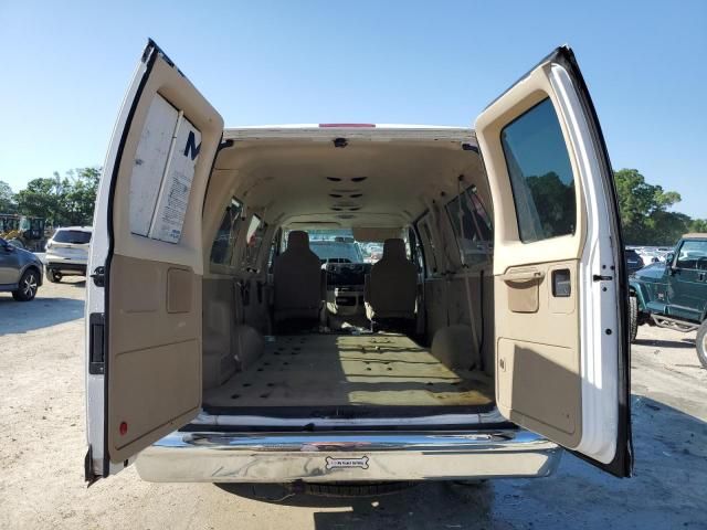 2013 Ford Econoline E350 Super Duty Wagon