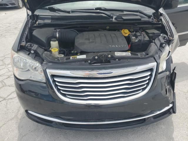 2016 Chrysler Town & Country Touring