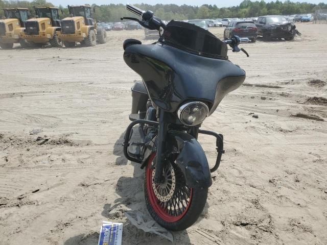 2011 Harley-Davidson Flhx
