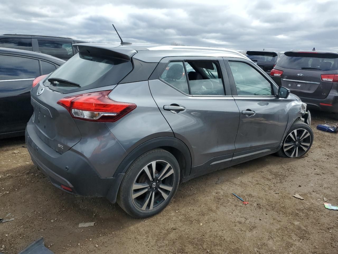 2020 Nissan Kicks sr