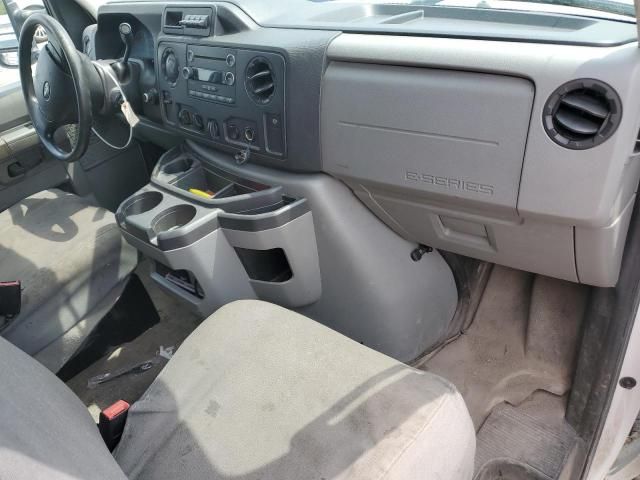 2019 Ford Econoline E350 Super Duty Cutaway Van