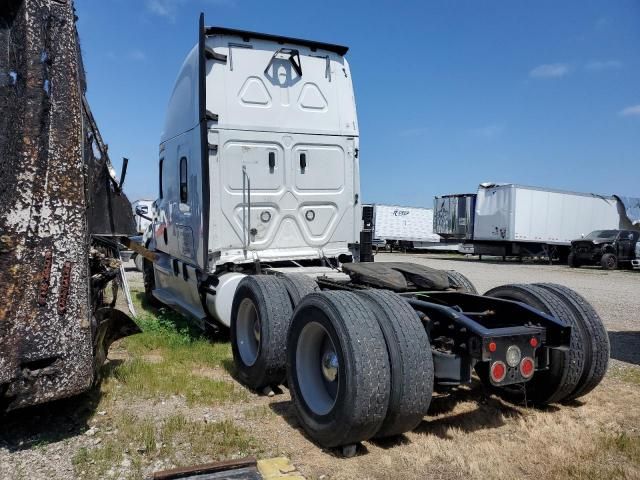 2020 Freightliner Cascadia 126 Semi Truck