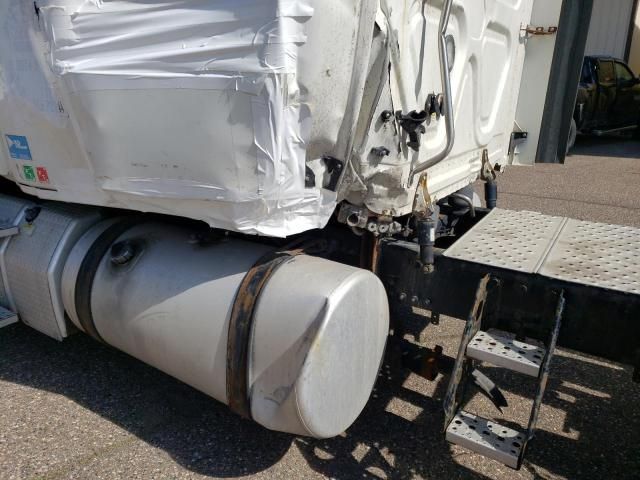 2016 Freightliner Cascadia 125