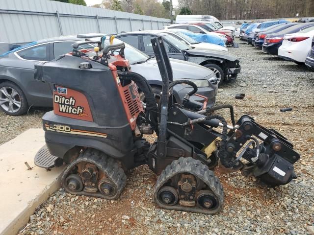 2013 Ditchwitch 2013 Ditch Witch Zahn R300 Compact Utility Loader