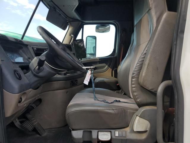 2019 Freightliner Cascadia 125 Semi Truck