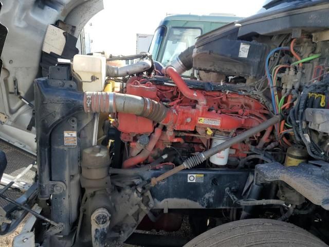 2014 Kenworth T680 Semi Truck