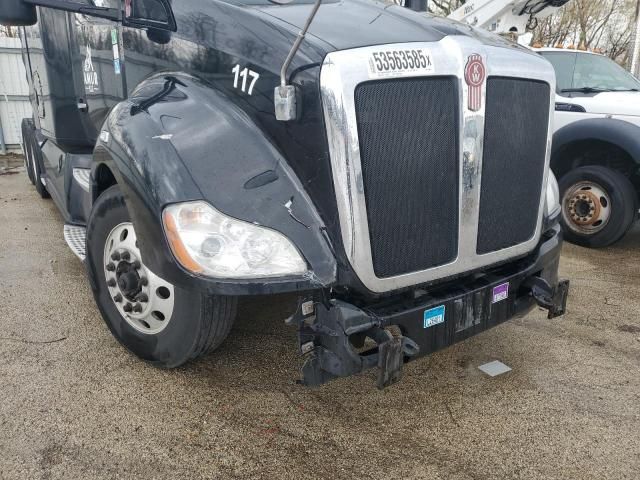 2017 Kenworth T680 Semi Truck