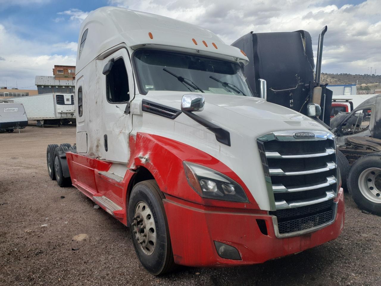 2019 Freightliner Cascadia 126 Semi Truck