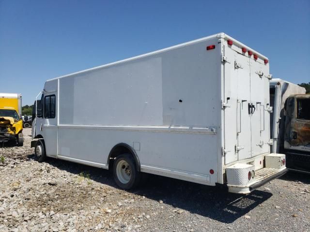 2000 Freightliner Chassis M Line WALK-IN Van