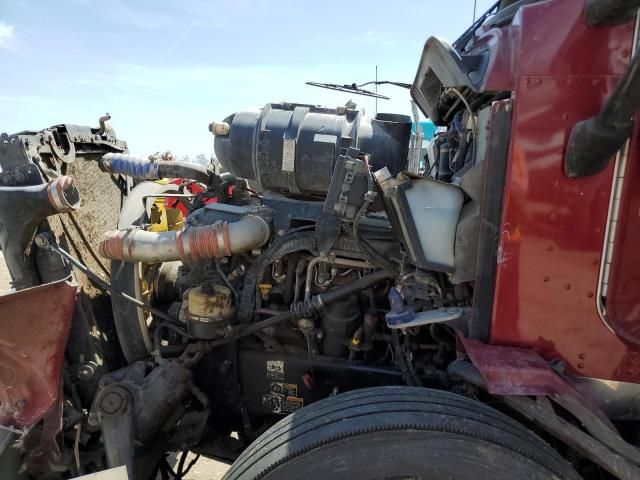 2014 Kenworth T600 Semi Truck