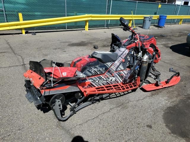2023 Lynx Shredder