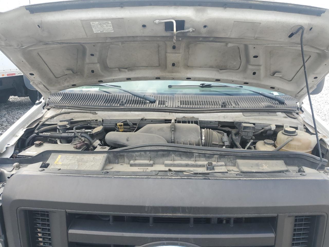 2008 Ford Econoline E450 Super Duty Cutaway Van