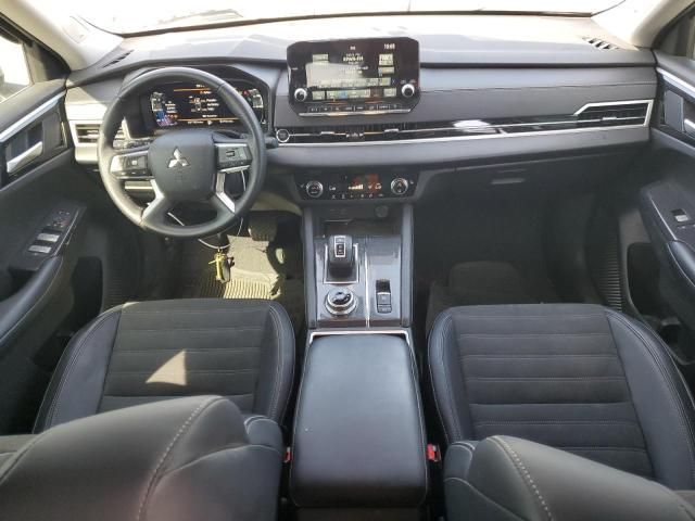 2023 Mitsubishi Outlander SE