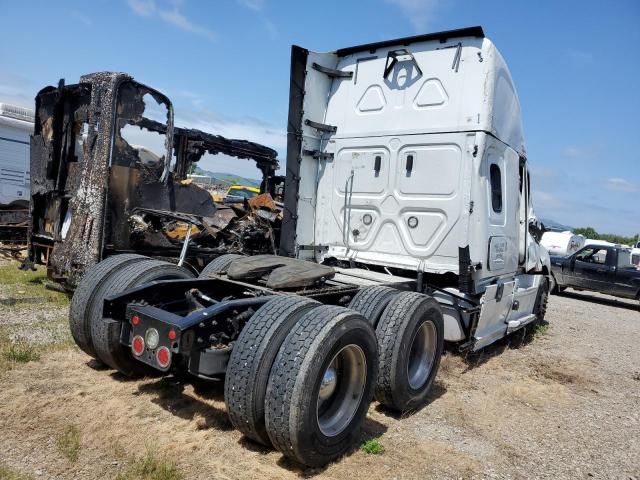 2020 Freightliner Cascadia 126 Semi Truck