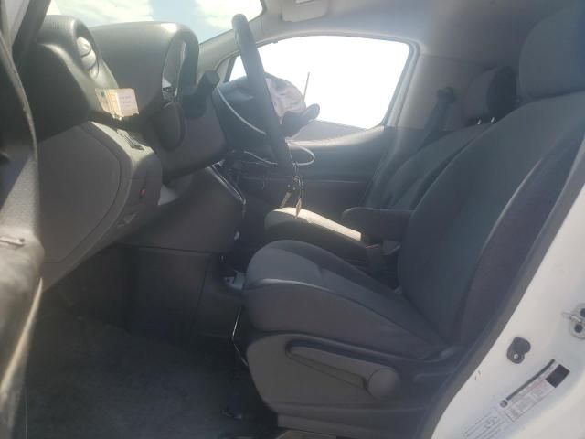 2017 Nissan NV200 2.5S