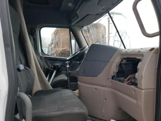 2011 Freightliner Cascadia Semi Truck