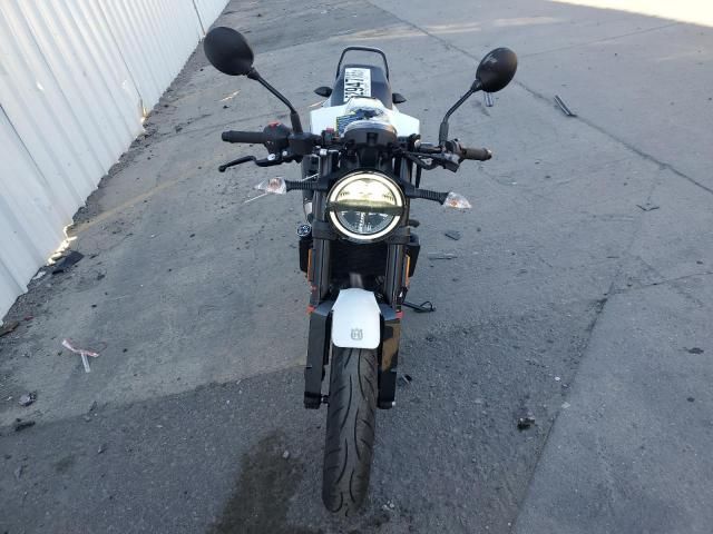 2023 Husqvarna Vitpilen 401/SVARTPILEN 401