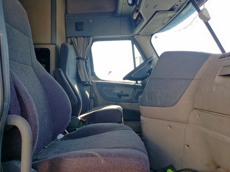 2015 Freightliner Cascadia Semi Truck