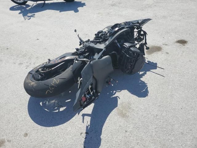 2023 Yamaha YZFR1
