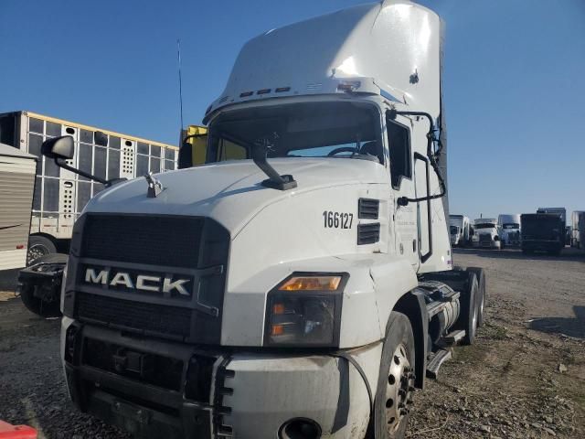 2022 Mack Anthem Semi Truck