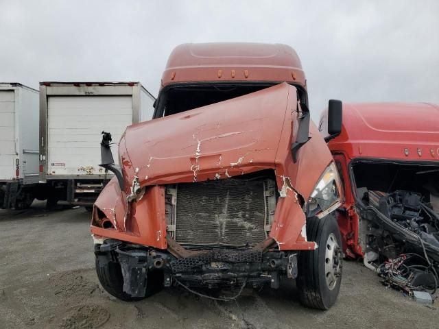 2018 Freightliner Cascadia Semi Truck