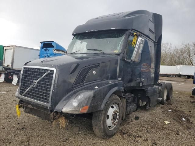 2011 Volvo VNL Semi Truck