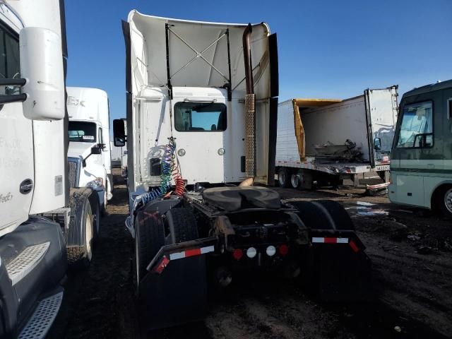 2014 Kenworth T680 Semi Truck