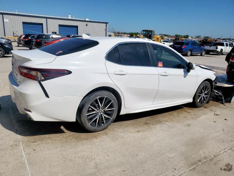 2022 Toyota Camry SE