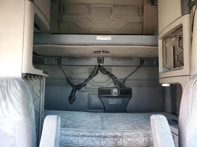 2008 Freightliner Cascadia Semi Truck