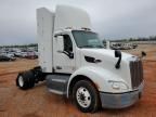 2017 Peterbilt 579 Semi Truck