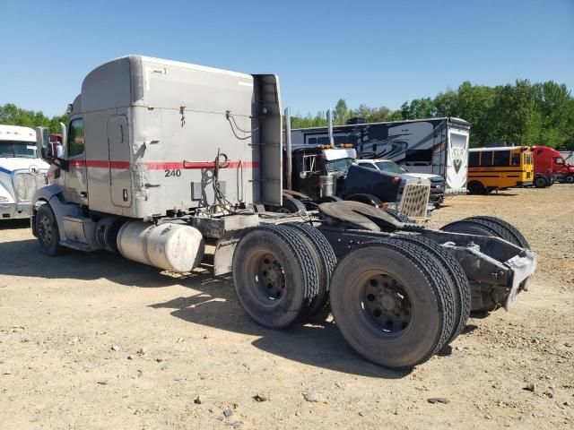 2014 Peterbilt 579 Semi Truck