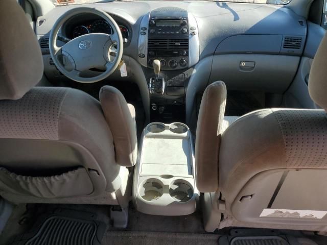 2010 Toyota Sienna LE