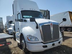 Camiones salvage a la venta en subasta: 2015 Kenworth T680 Semi Truck